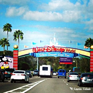 Disney_entrance